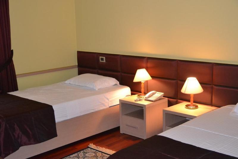 Arber Hotel Tiranë Luaran gambar